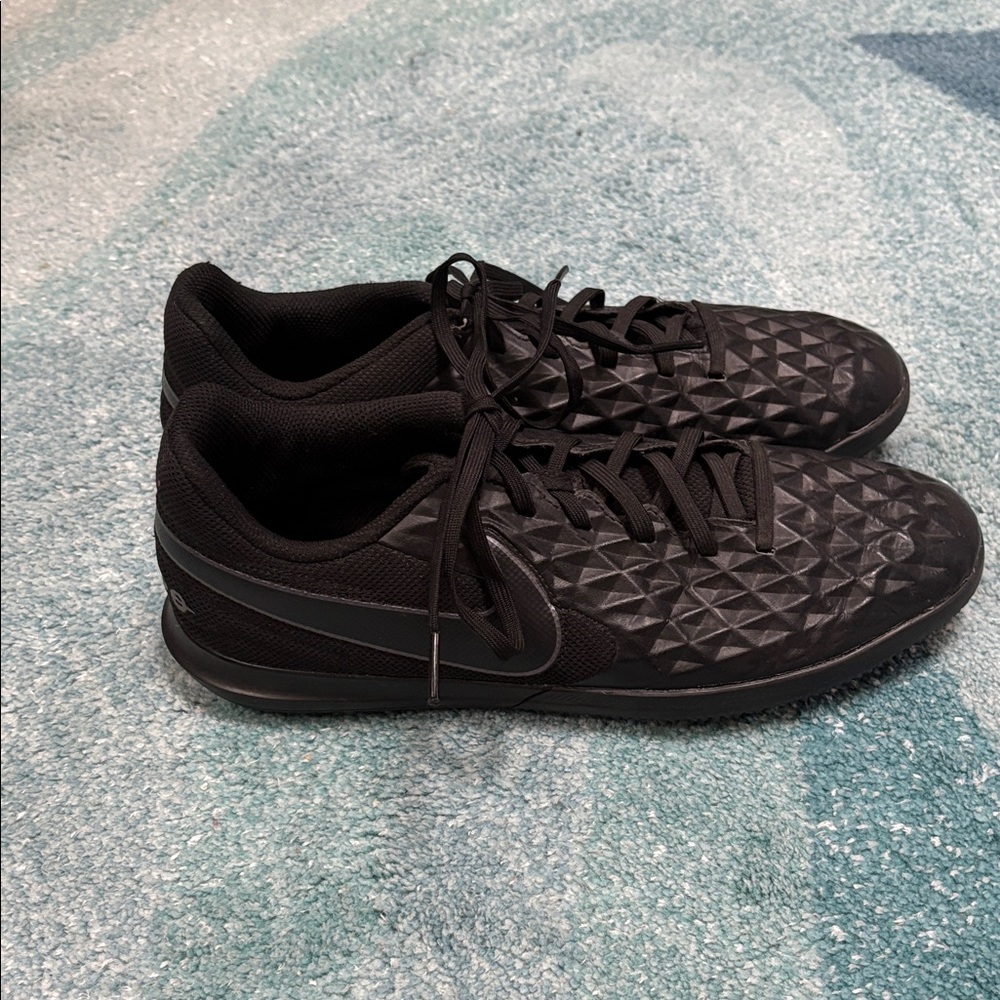 Nike Tiempo Legend 8 Indoor Soccer Shoes, Like New. Women’s Sz 8.5